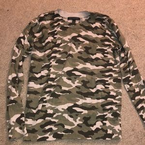 Camo sweater xs petite